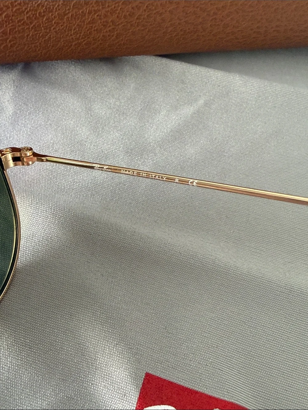 Ray-Ban Aviator Sunglasses with Gold Frame and Blue Mirrored Rainbow Lenses